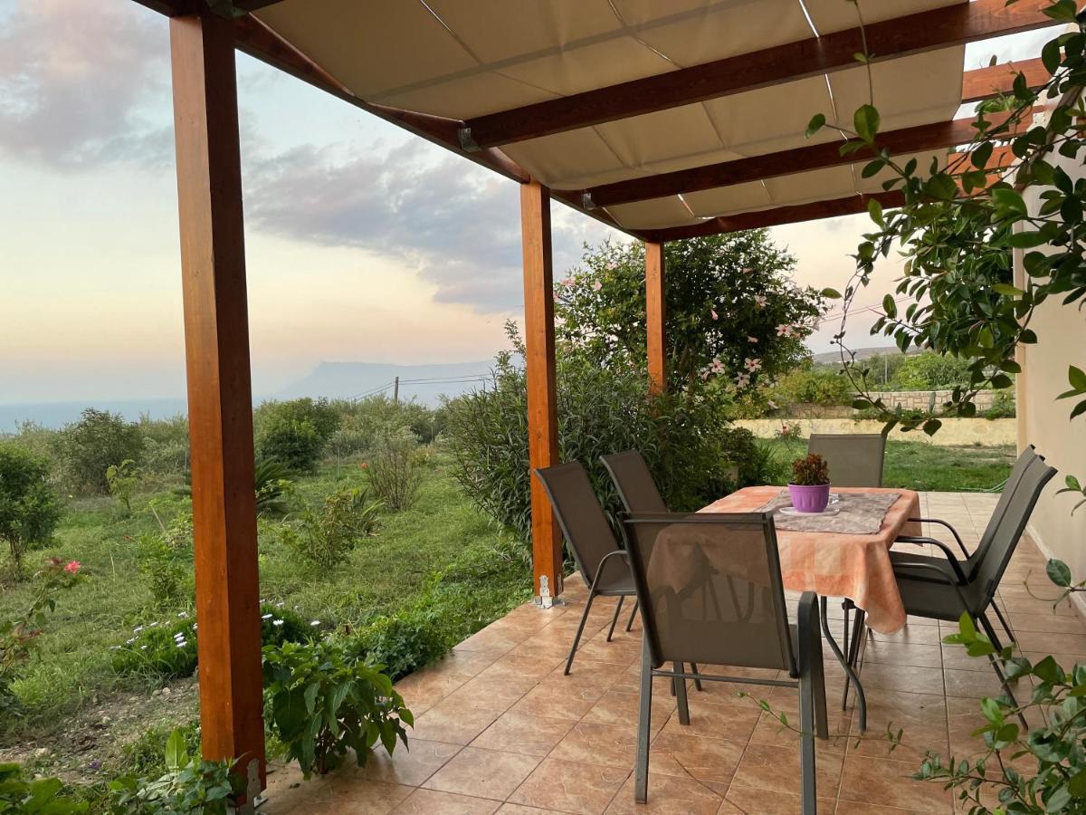 فيلا Chrissi'S House With Garden And Sea View Zerviana كيساموس المظهر الخارجي الصورة